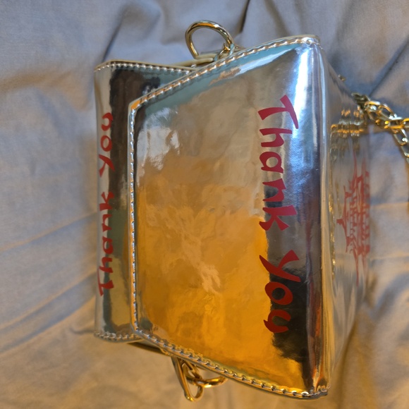 Chinese Take Out Purse with Shoulder Chain GOLD - Picture 4 of 6